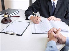 武漢企業(yè)律師在商務信息咨詢服務中的關(guān)鍵作用